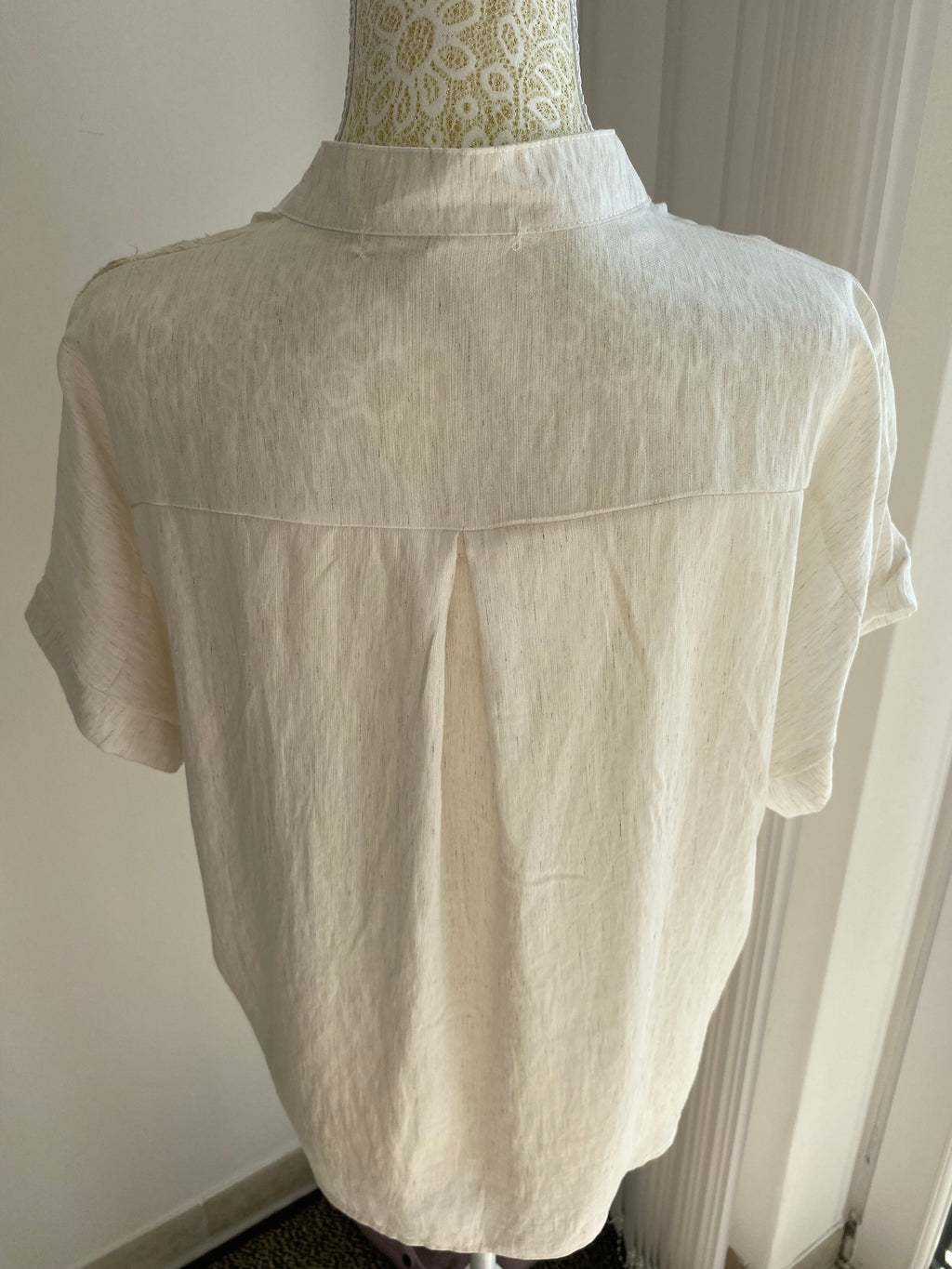 Bluse in Off-White/Creme mit floraler Stickerei – Einheitsgröße (38-42)