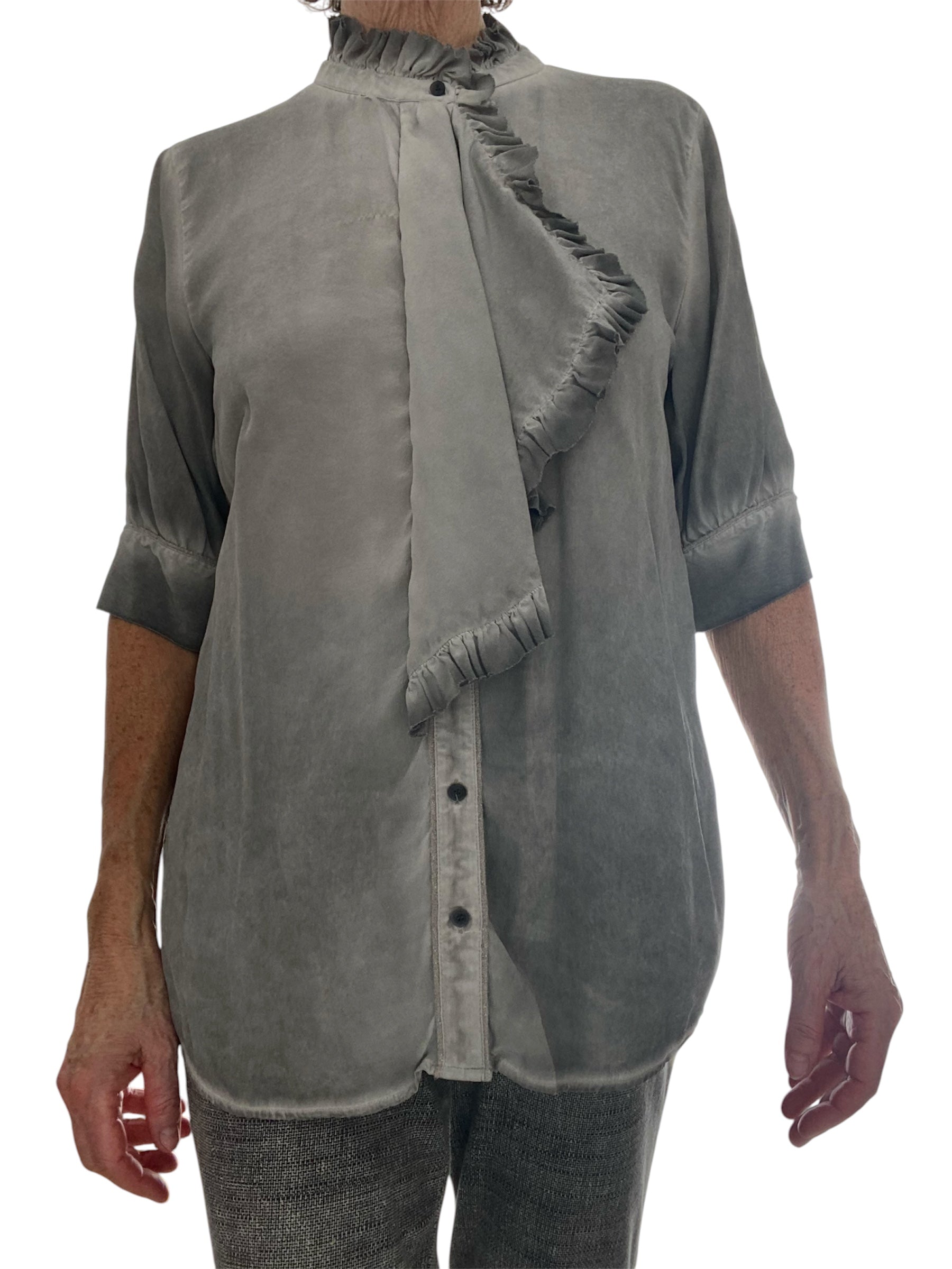 Liebeskind Berlin Bluse Gr. 42 Seidiger Touch – Vintage Grau mit Rüschen (minimaler Schönheitsfehler)