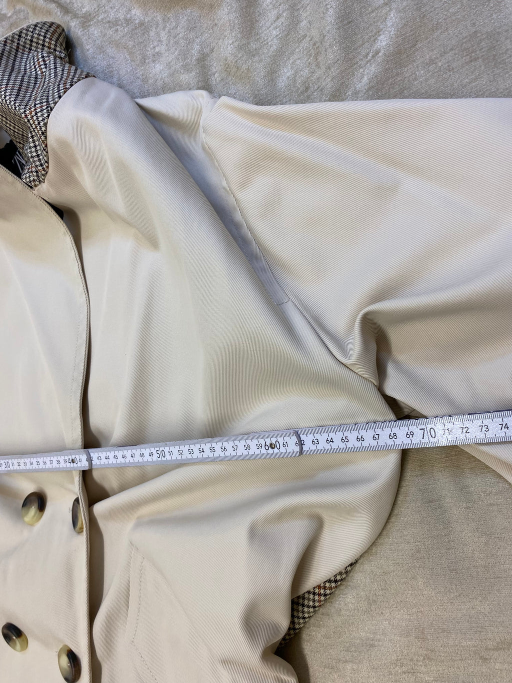 Neuer Zara Trenchcoat/Mantel, Ecru, Over-Size Größe L (38-52) ungetragen & besondere Details (Karo-Muster)