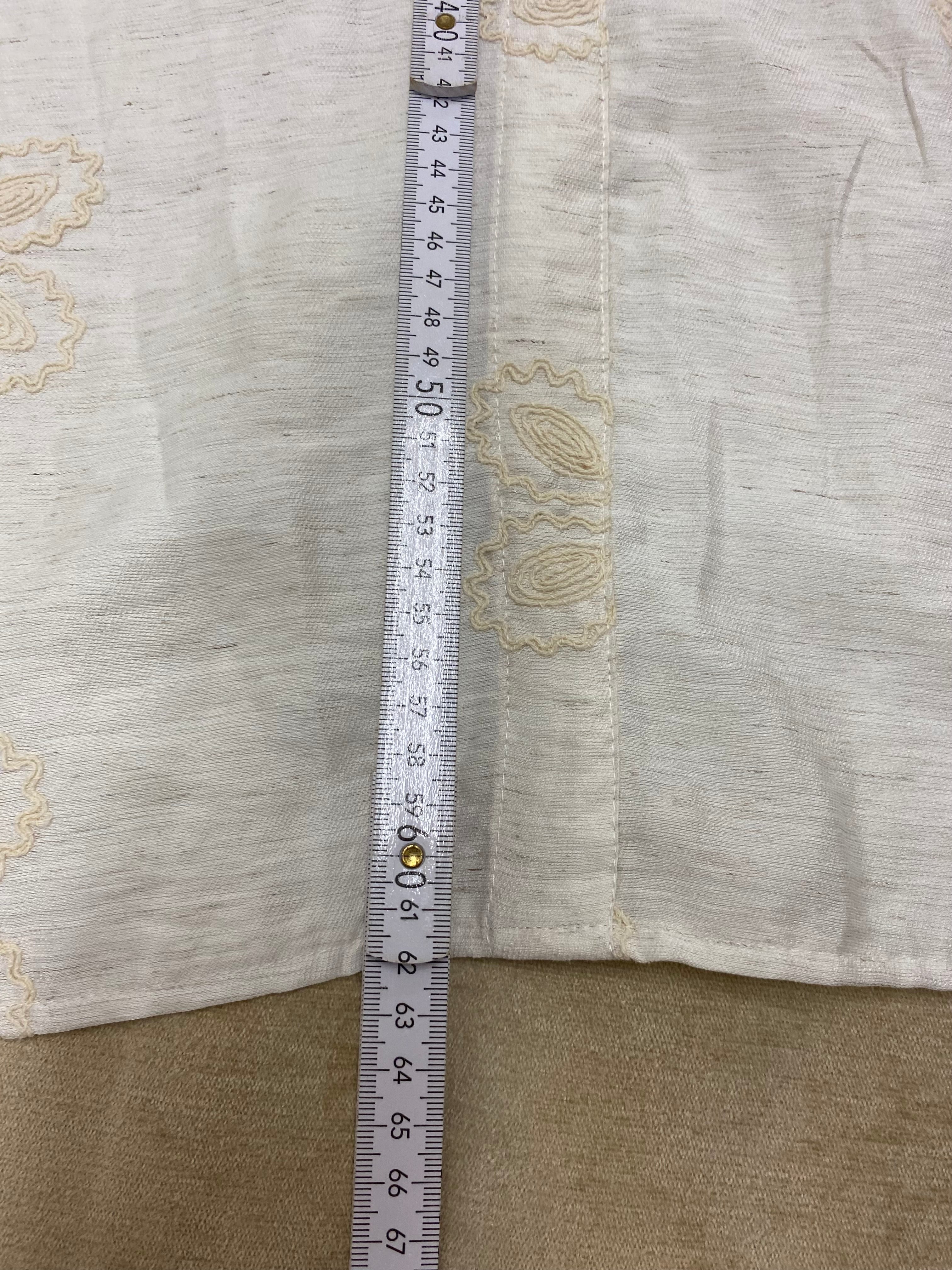 Bluse in Off-White/Creme mit floraler Stickerei – Einheitsgröße (38-42)