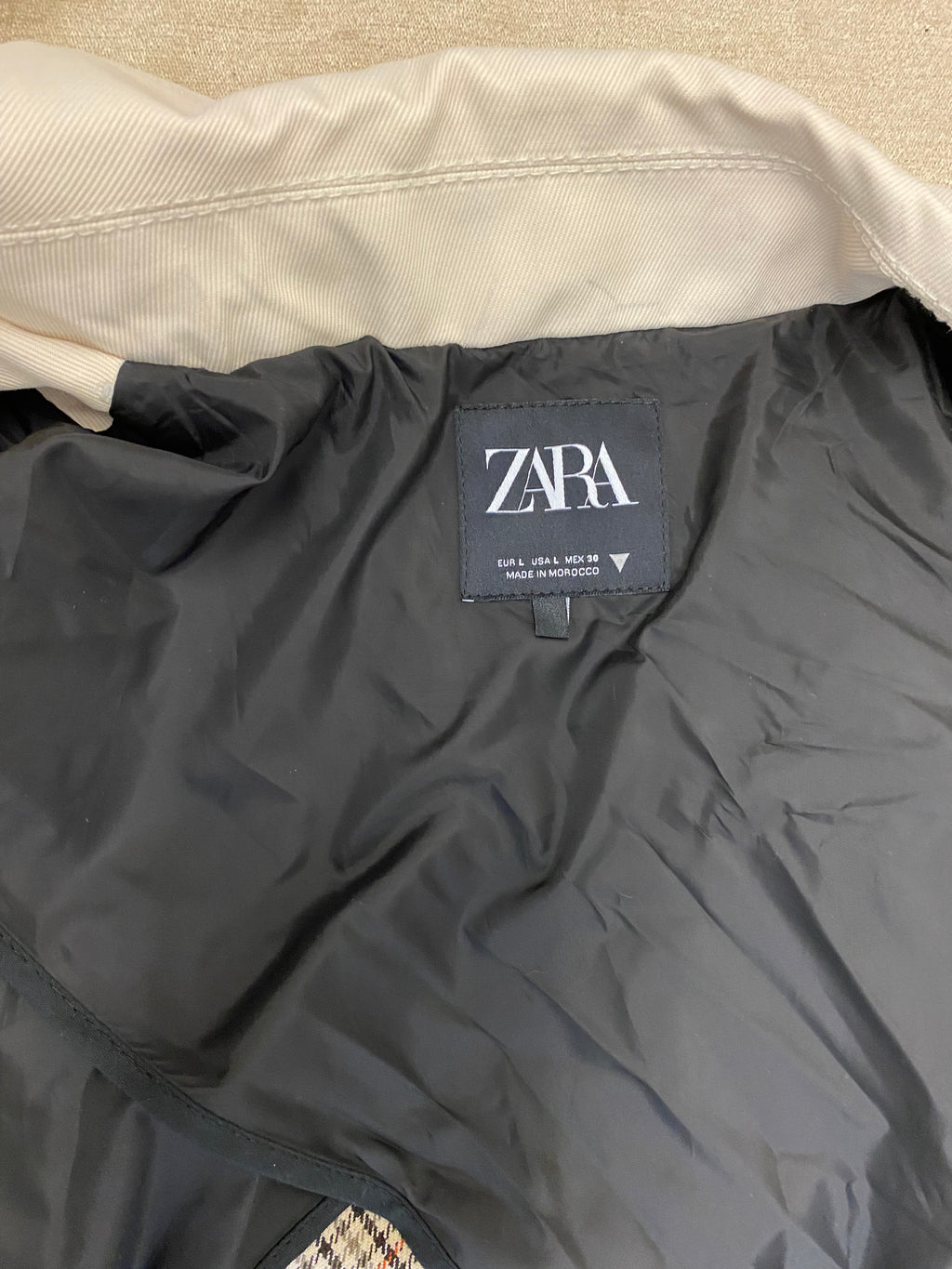 Neuer Zara Trenchcoat/Mantel, Ecru, Over-Size Größe L (38-52) ungetragen & besondere Details (Karo-Muster)