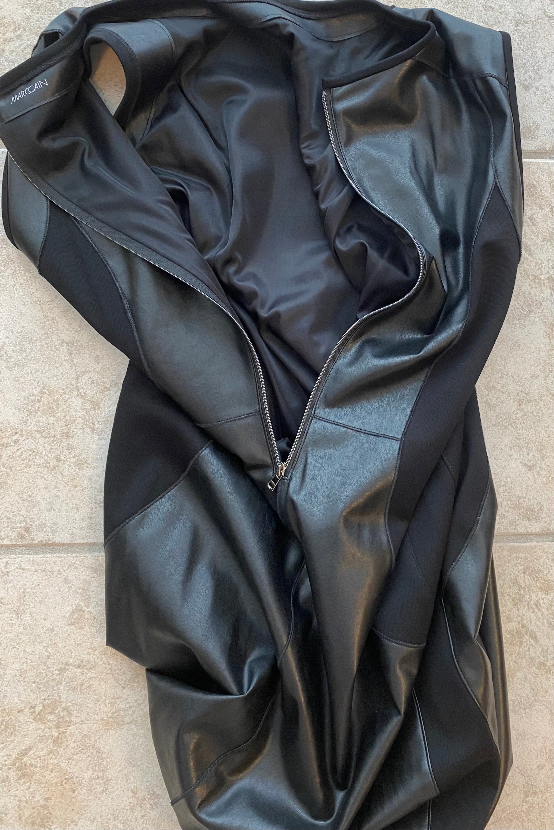 Edles MARC CAIN Kleid (mit leicht rockigem Touch) Leder-Optik & Stretch, N4 Gr. 38/40, Top Zustand- ungetragen!