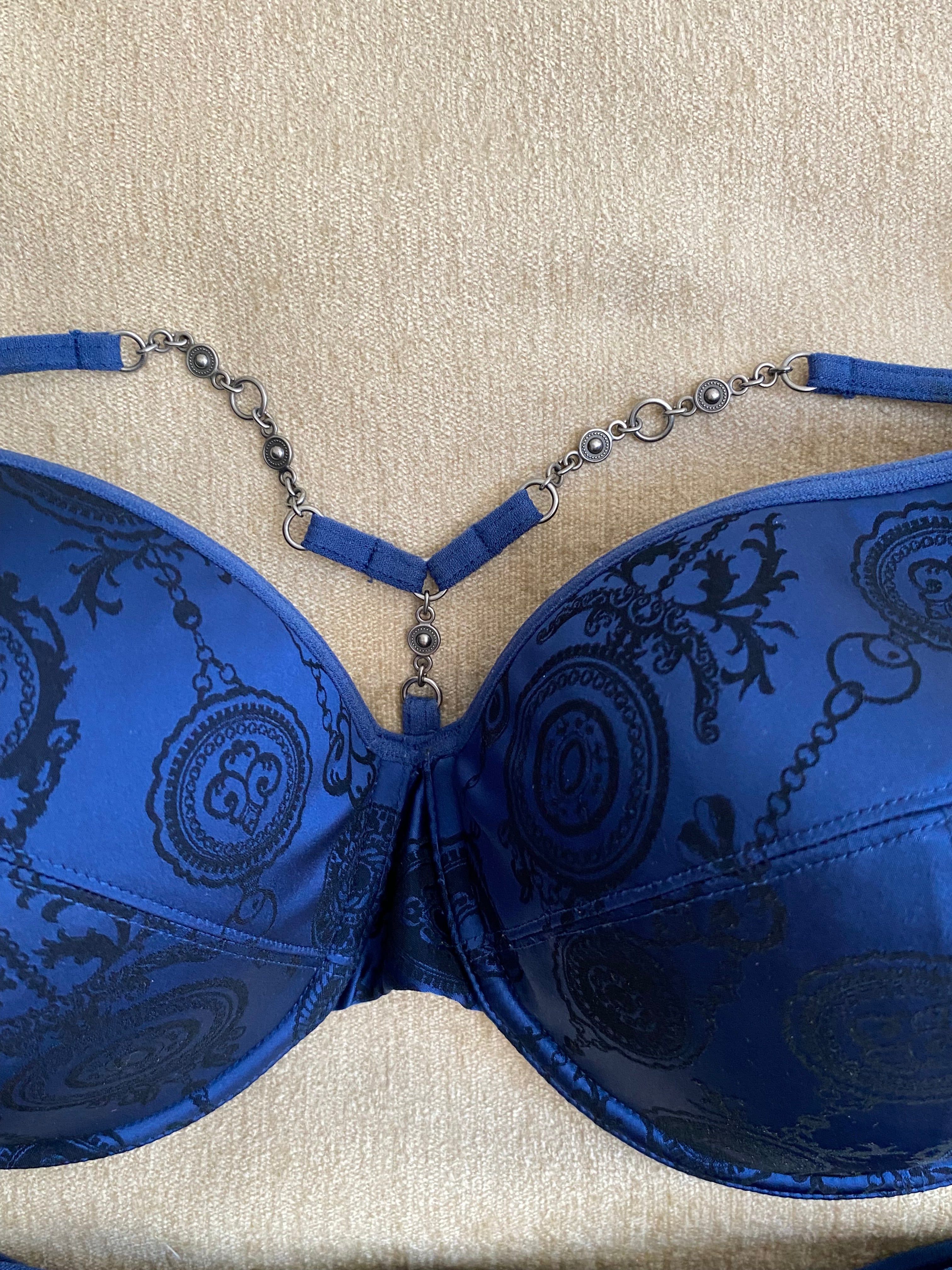 Luxus Wäsche-Set in glänzendem Tiefblau von Marlies Dekkers, 80 D – Wie neu!
