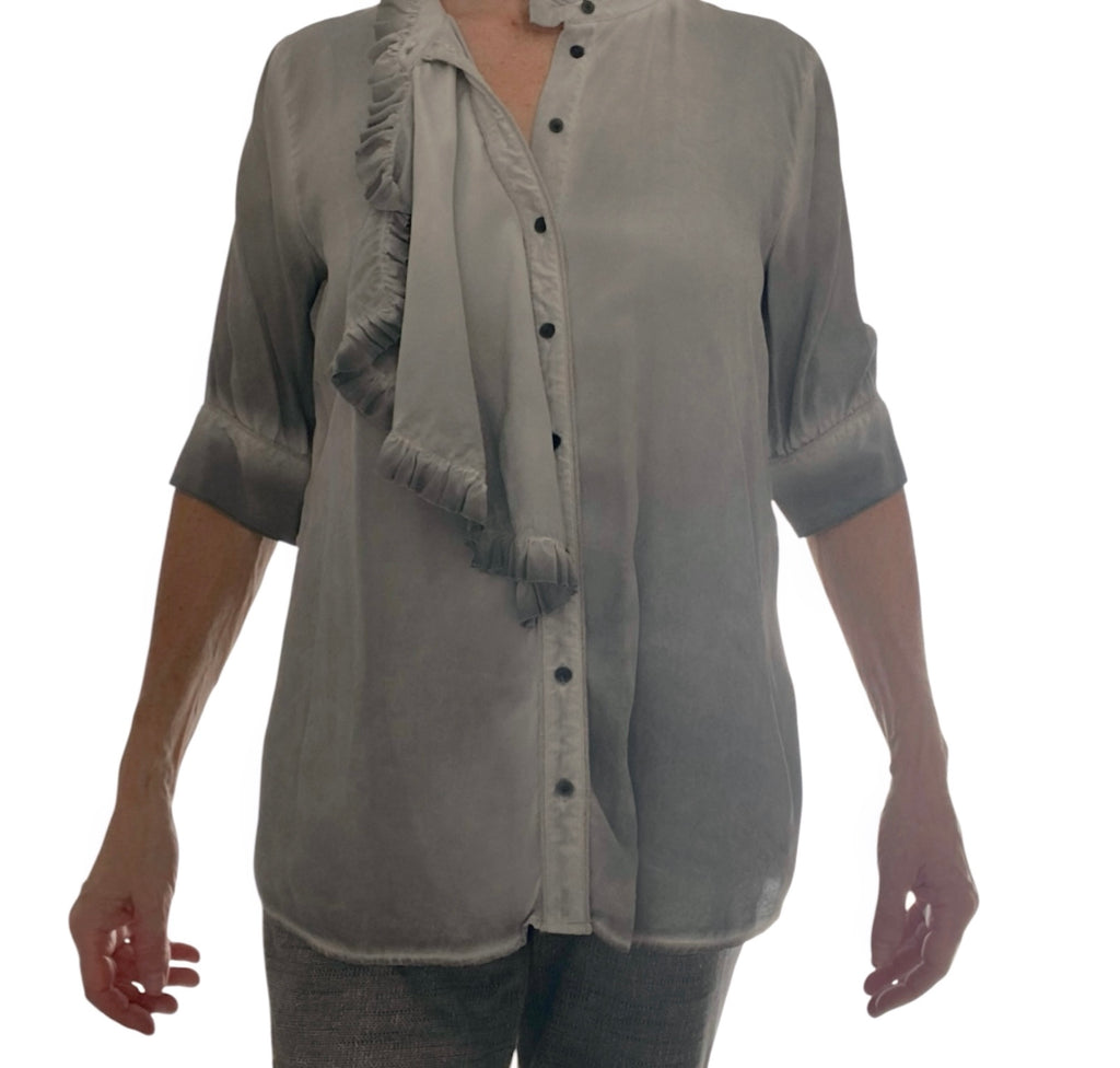 Liebeskind Berlin Bluse Gr. 42 Seidiger Touch – Vintage Grau mit Rüschen (minimaler Schönheitsfehler)