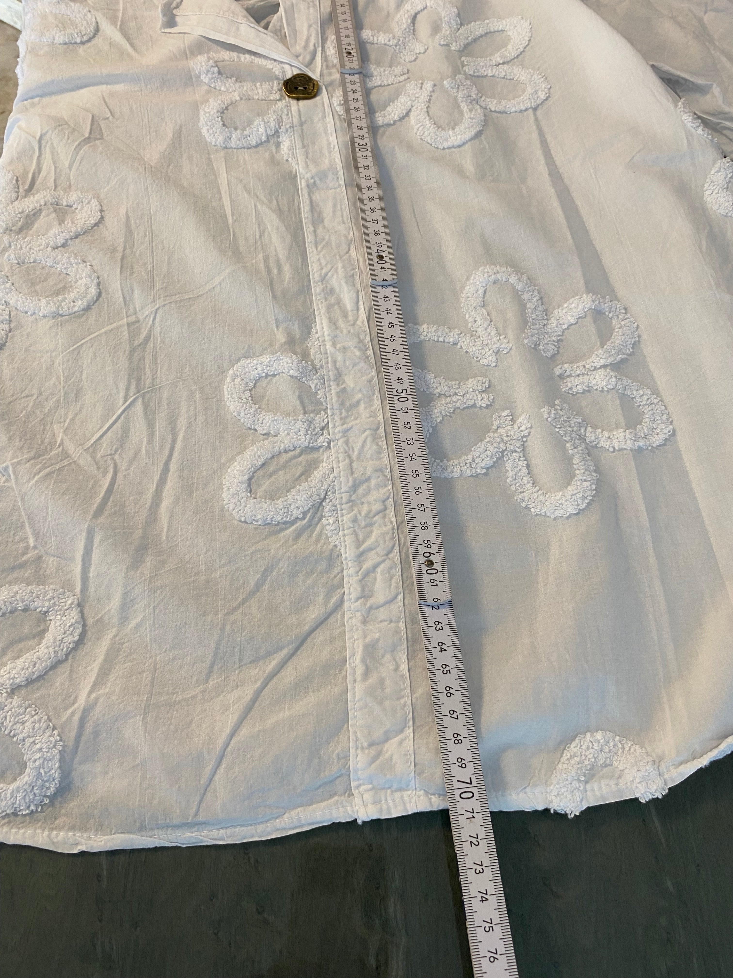 Romantische, pfiffige Baumwoll-Bluse in Weiß, locker geschnittene Einheitsgröße M/XL