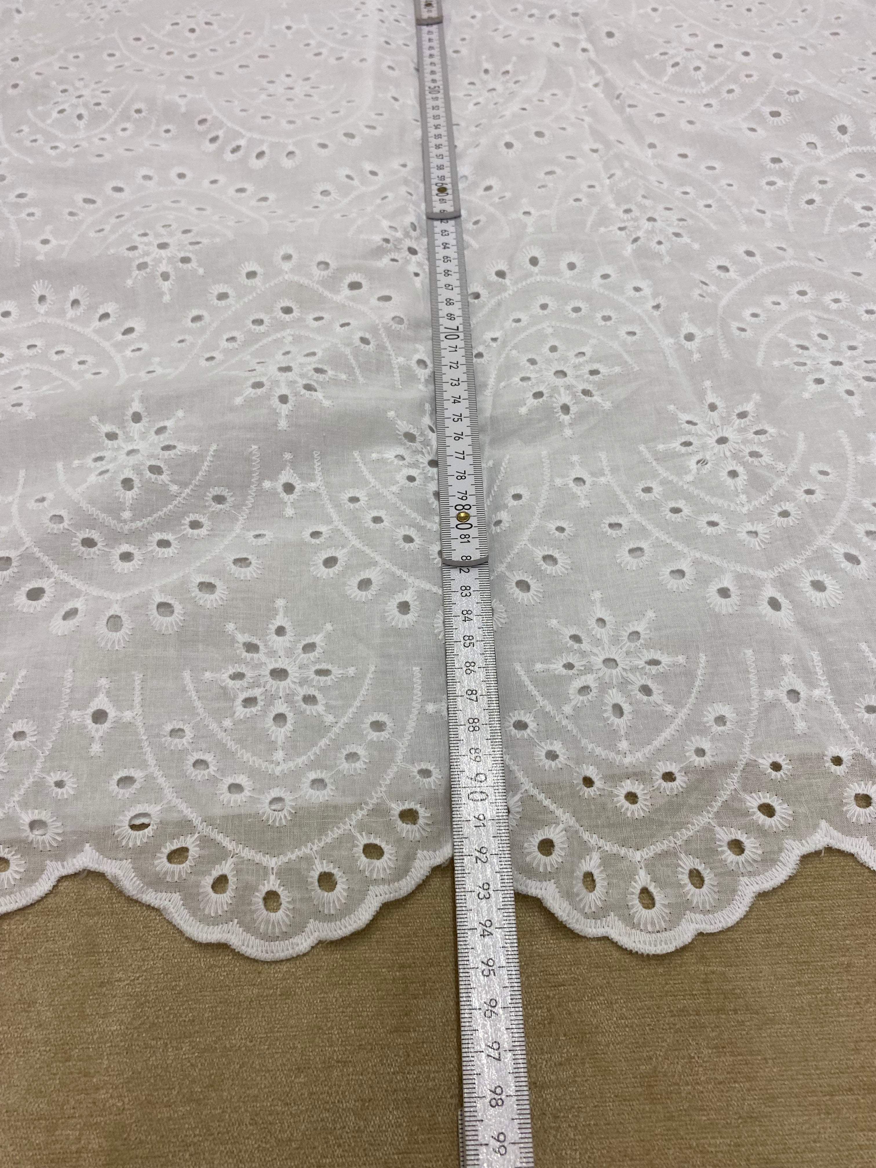 Luftiger Chic: Lieblings-Tunika / Sommerkleid mit Lochstickerei