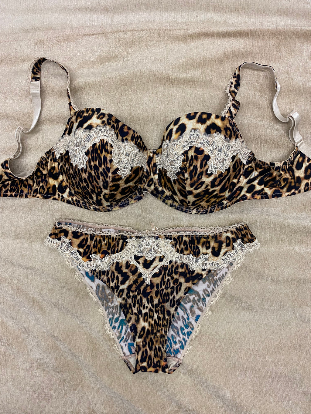 Wunderschönes Lingerie-Set von Éprise de Lise Charmel (Leo-Print) Gr 80 D (Etikett 80E).