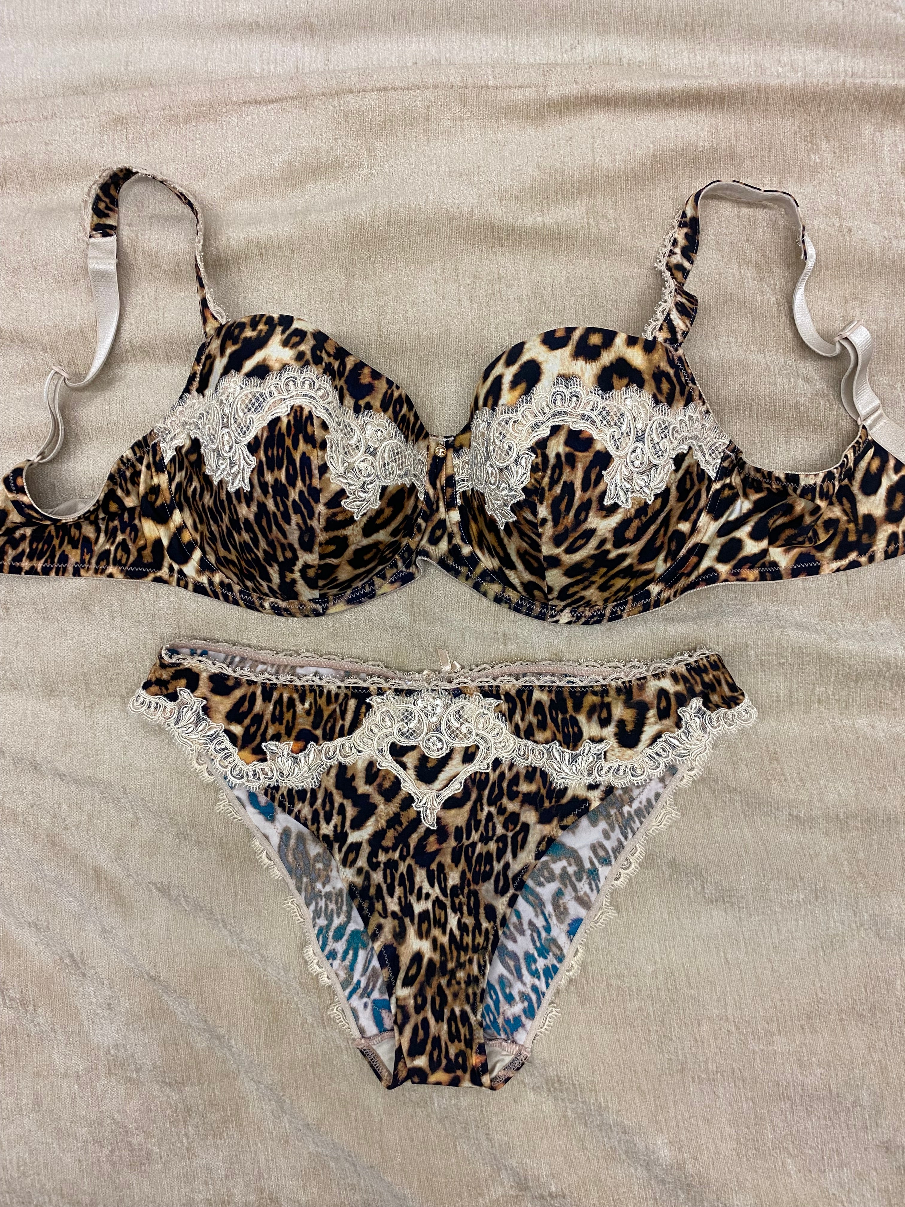 Wunderschönes Lingerie-Set von Éprise de Lise Charmel (Leo-Print) Gr 80 D (Etikett 80E).