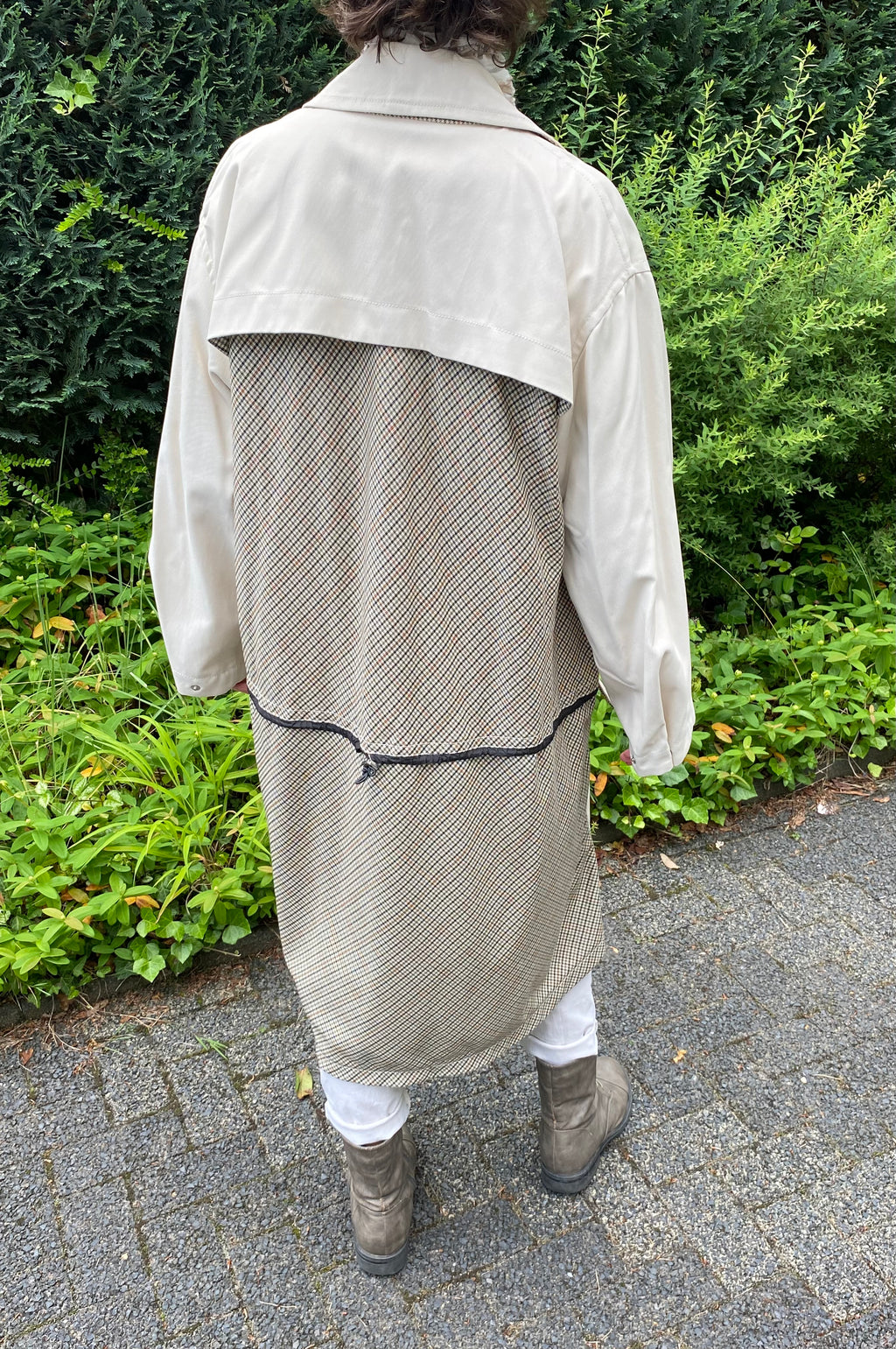 Neuer Zara Trenchcoat/Mantel, Ecru, Over-Size Größe L (38-52) ungetragen & besondere Details (Karo-Muster)
