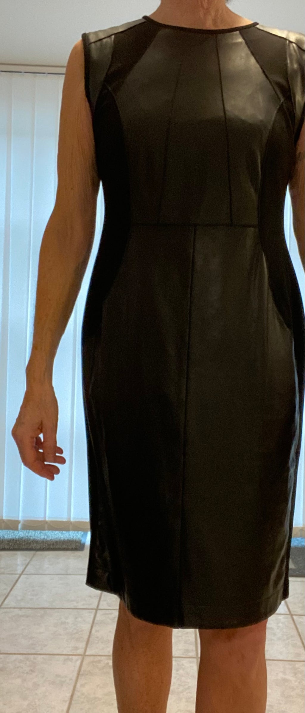 Marc Cain Etui-Kleid N4 (Gr. 40) Schwarz, Leder-Optik,  Materialmix, Top Zustand (Neupreis 349 €)
