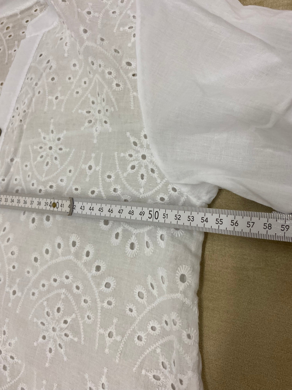 Luftiger Chic: Lieblings-Tunika / Sommerkleid mit Lochstickerei