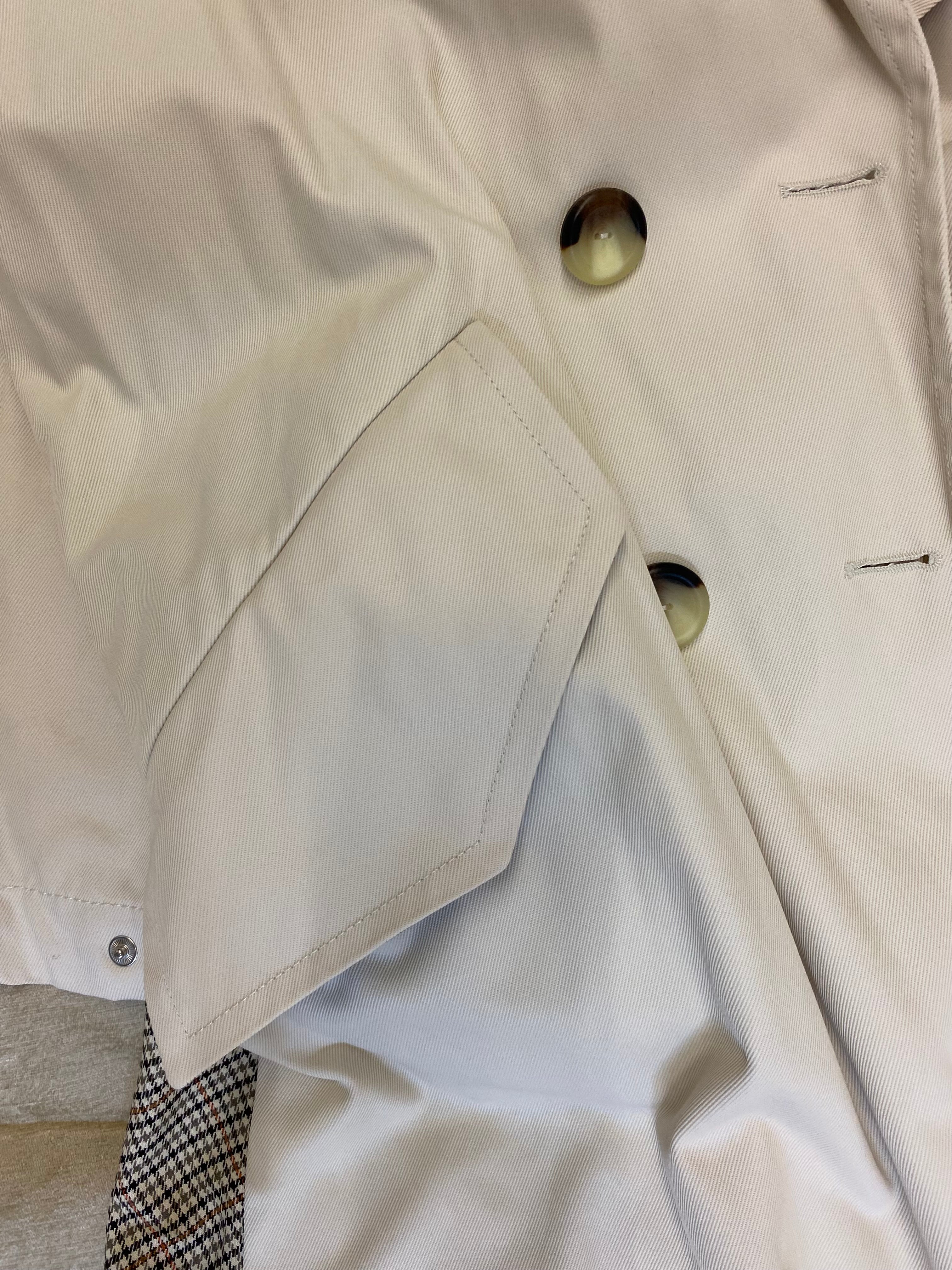 Neuer Zara Trenchcoat/Mantel, Ecru, Over-Size Größe L (38-52) ungetragen & besondere Details (Karo-Muster)