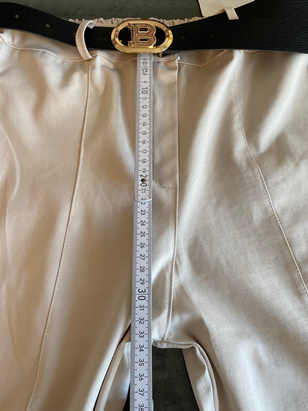 Ultra-Stretch High-Waist Hose im Clean-Look, stylisch und super angenehm auf der Haut, lockere Einheitsgröße (M/XL)