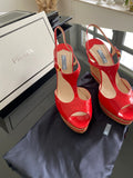 Wunderschöne Prada Keilsandaletten aus rotem Lackleder (Lipstick Red) Gr. 40,5 – neuwertig mit Schönheitsfehler!