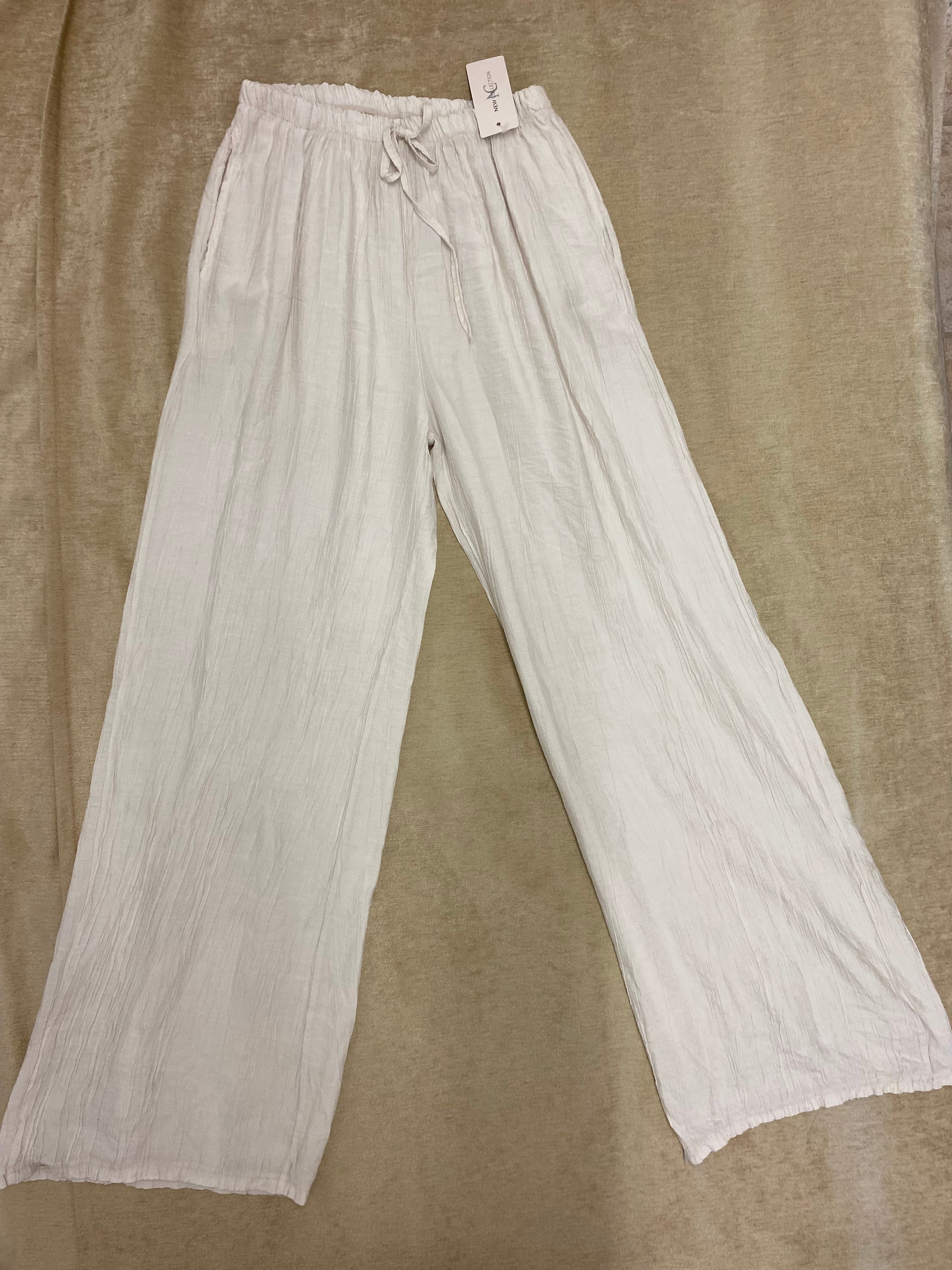 Sommerliche Palazzo-Hose in Off-White – Crinkle-Optik – One Size (Gr 38-44)