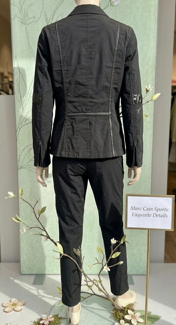 Marc Cain Sports Blazer mit vielen Raffinessen in Tiefschwarz, Ärmel leichte Über Länge Gr 38-40 (Neu & ungetragen)