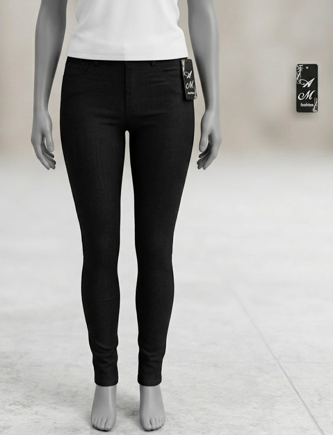 Knackig eng sitzende Strech-Röhrenjeans (Skinny) in Weiß  oder Schwarz, mit Bambus-Baumwolle, Gr. XS/S