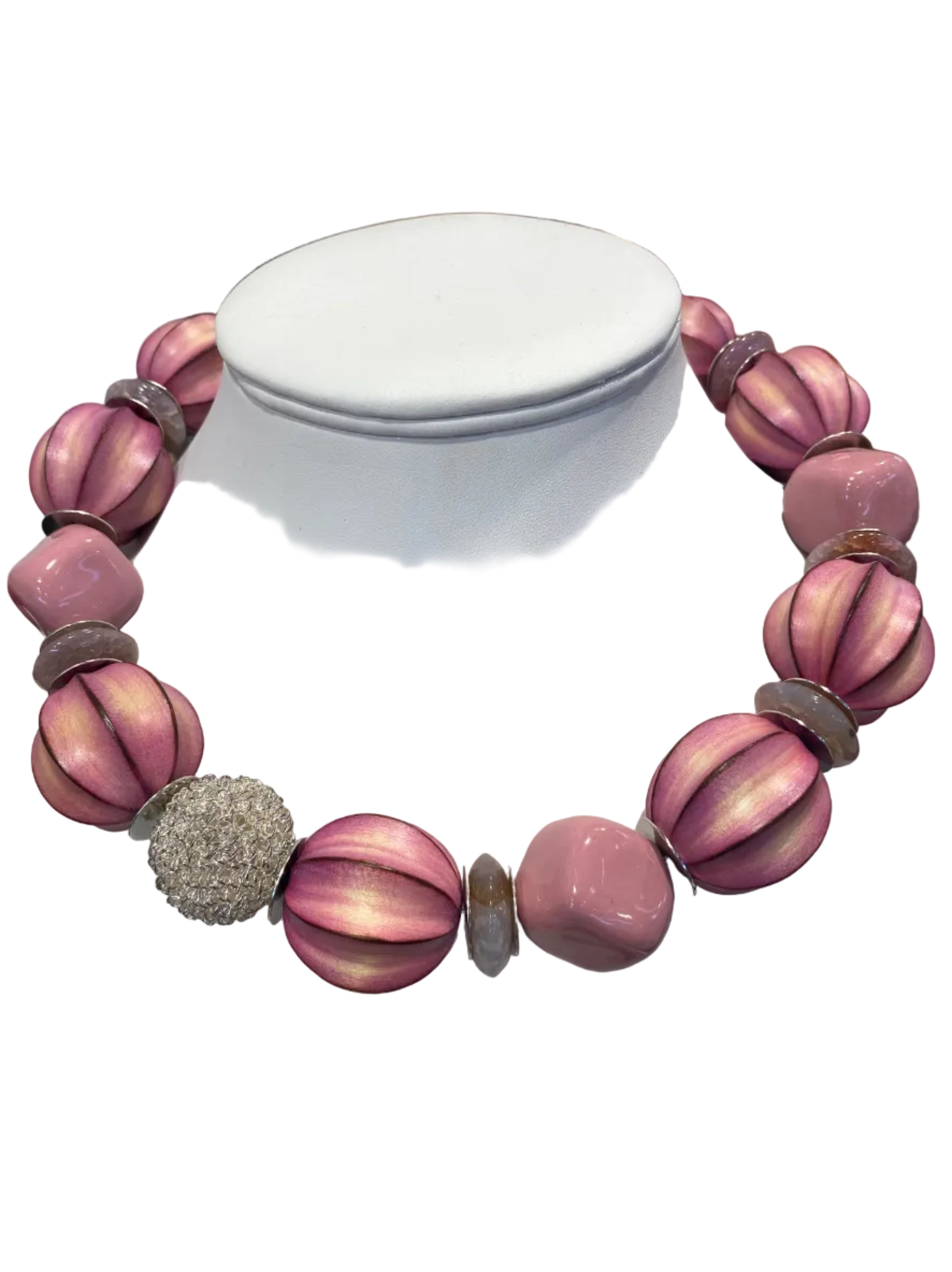Handgefertigtes Collier in Rosé von Anna Mütz