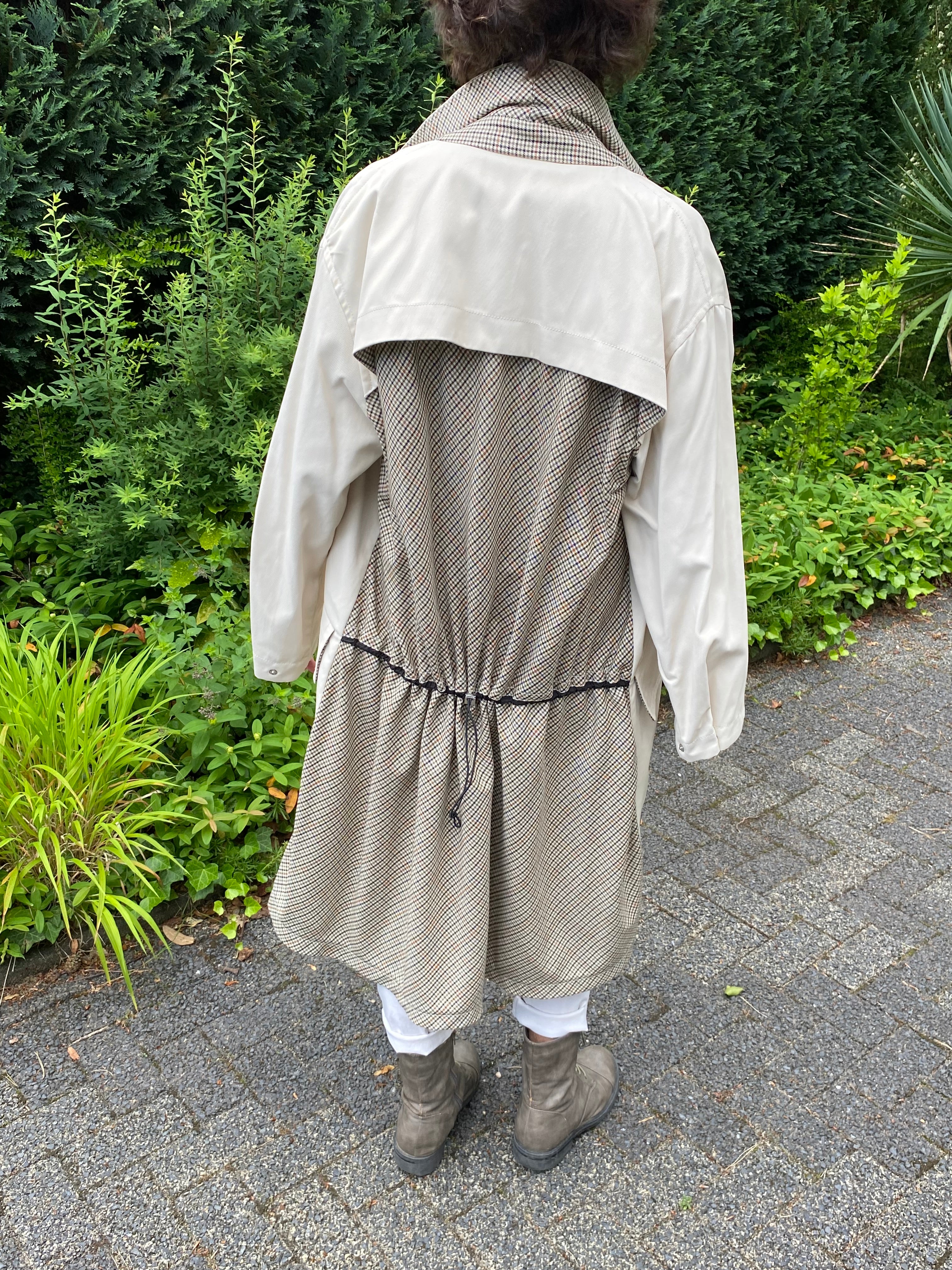 Neuer Zara Trenchcoat/Mantel, Ecru, Over-Size Größe L (38-52) ungetragen & besondere Details (Karo-Muster)