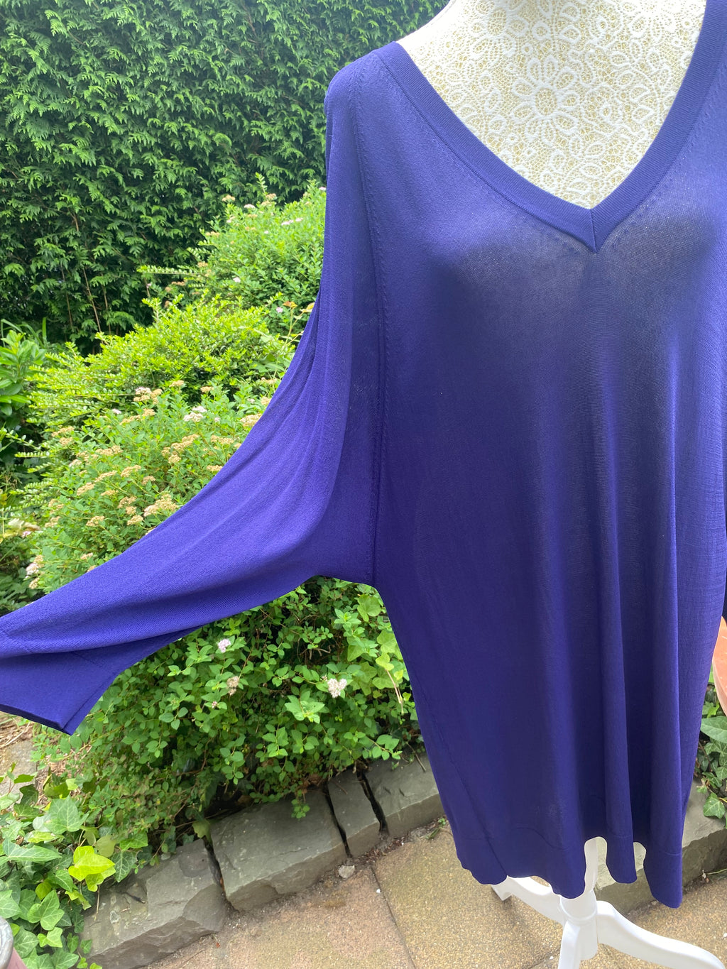 Sportliches Marc Cain Long-Shirt in leuchtendem Royalblau , V-Ausschnitt, Oversize, wie neu