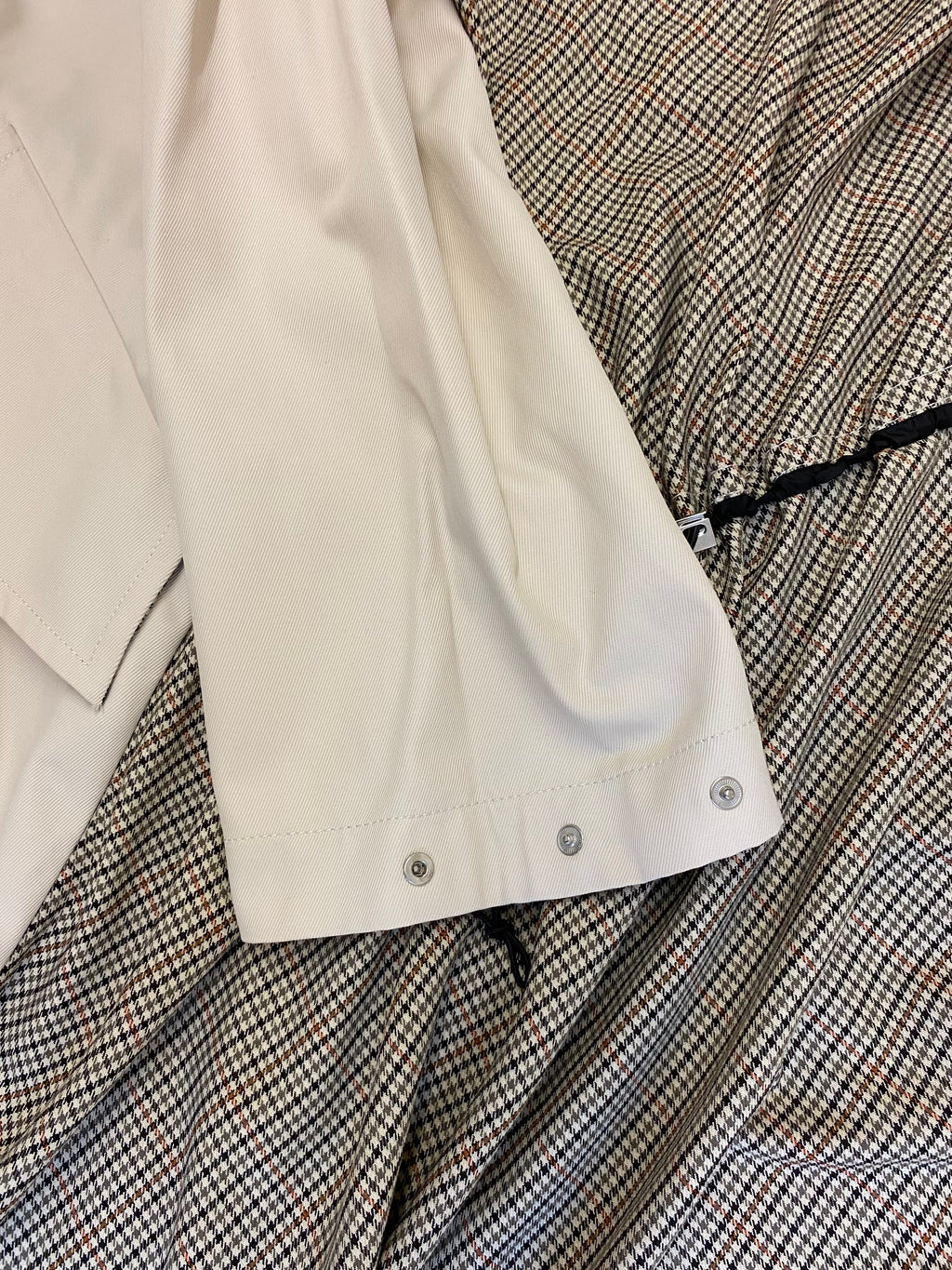 Neuer Zara Trenchcoat/Mantel, Ecru, Over-Size Größe L (38-52) ungetragen & besondere Details (Karo-Muster)