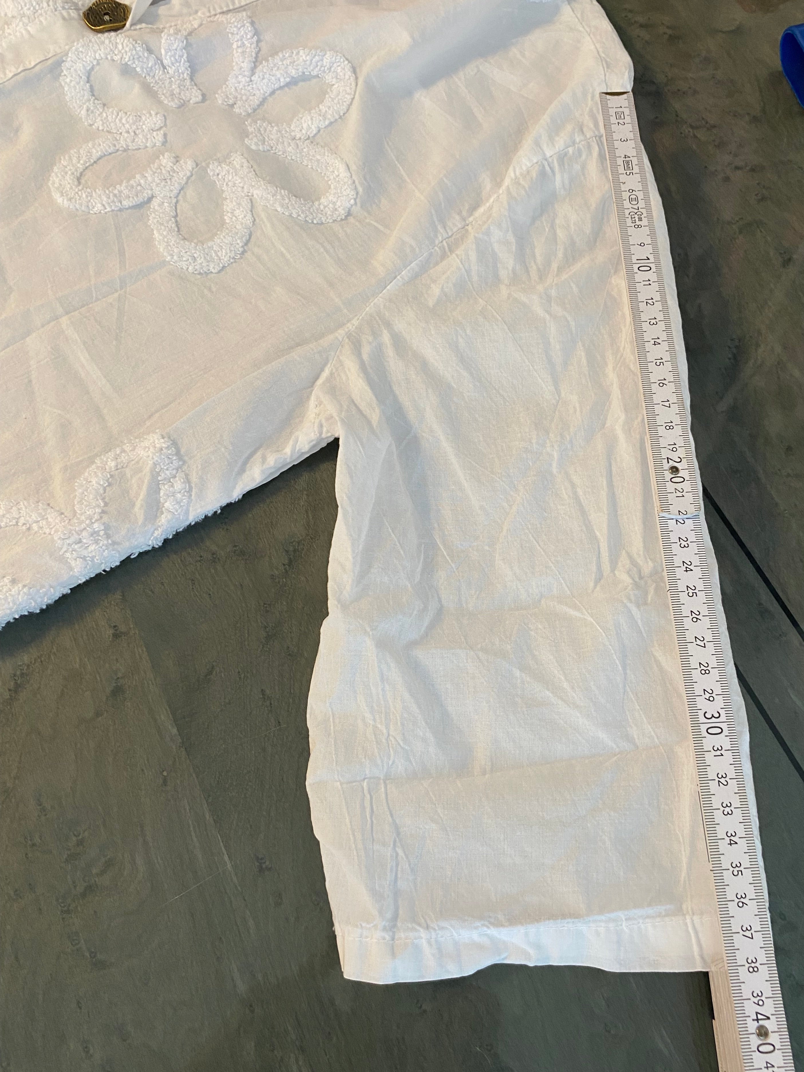 Romantische, pfiffige Baumwoll-Bluse in Weiß, locker geschnittene Einheitsgröße M/XL