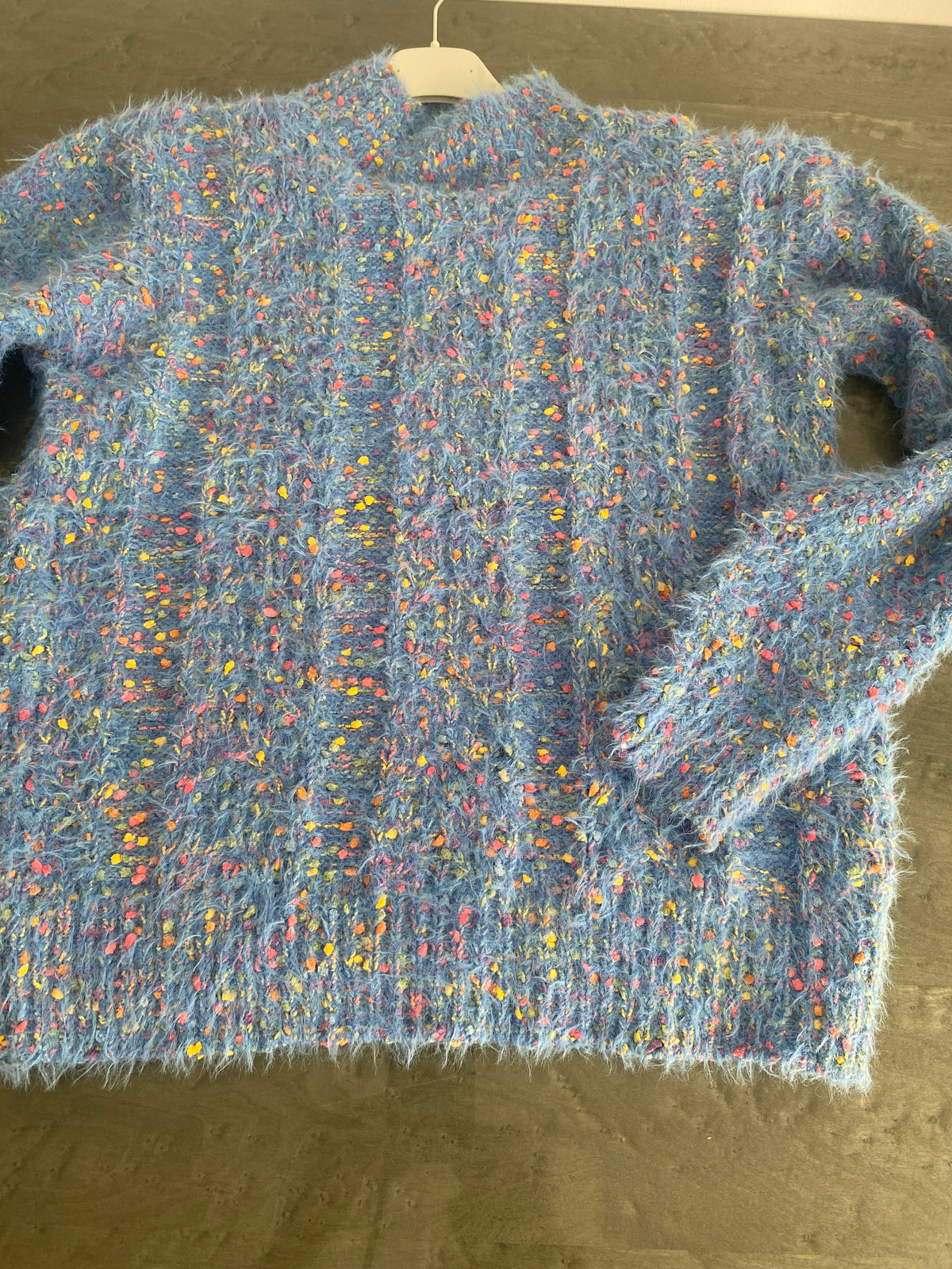 Super kuscheliger Strickpullover mit bunten Farbnoppen, in 4 Farben, One Size ( M-XL)