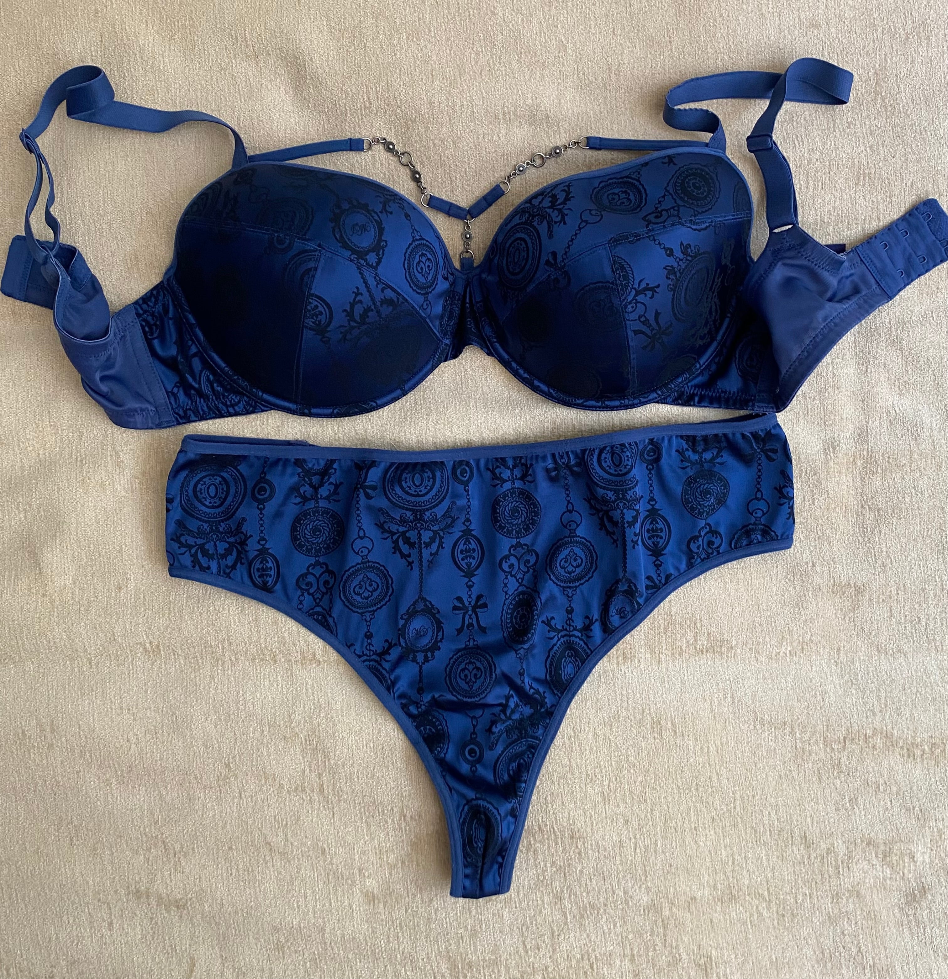 Luxus Wäsche-Set in glänzendem Tiefblau von Marlies Dekkers, 80 D – Wie neu!