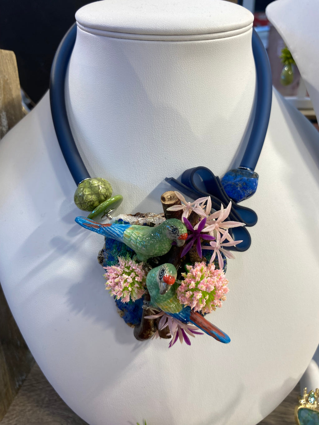 Ein Stück tropisches Paradies ! Einzigartiges Unikat-Collage-Collier von Anna Mütz