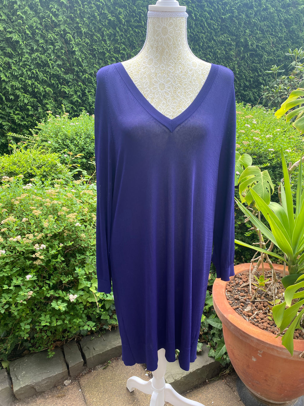 Sportliches Marc Cain Long-Shirt in leuchtendem Royalblau , V-Ausschnitt, Oversize, wie neu